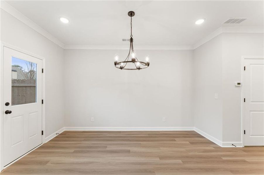 Spacious, unfurnished interior of a new home in Cherokee Township, Acworth (Image 14).