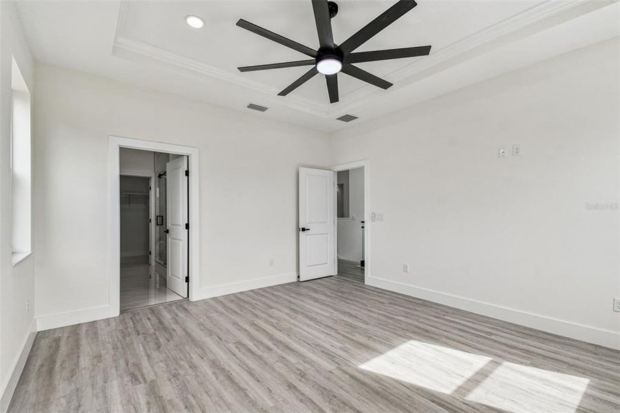 Spacious, unfurnished interior of a new home in , Tampa (Image 25).