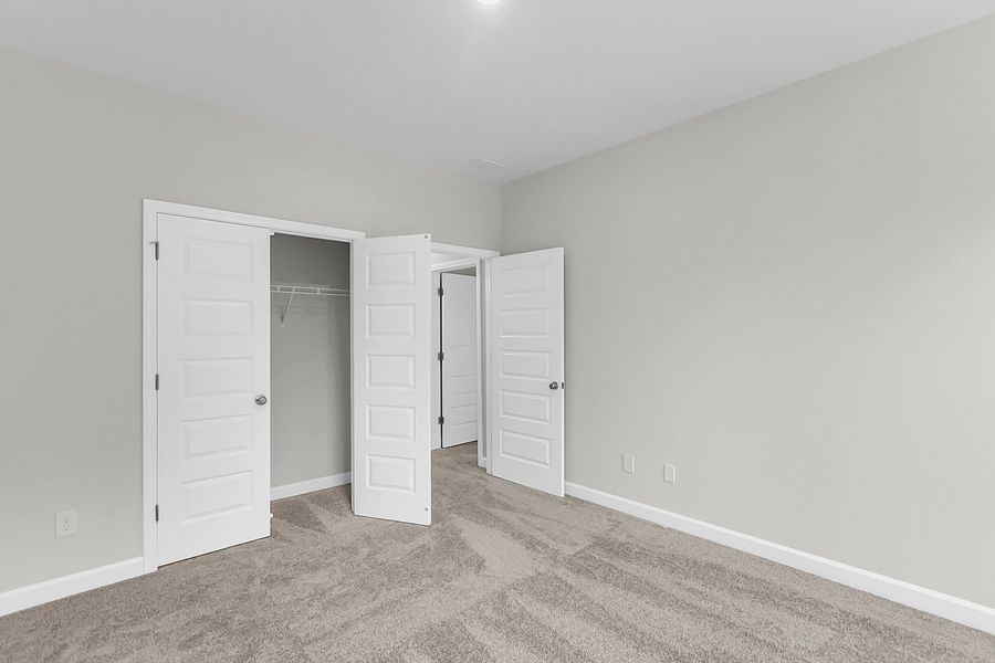 Spacious, unfurnished interior of a new home in Pineland Preserve, Summerville (Image 32).