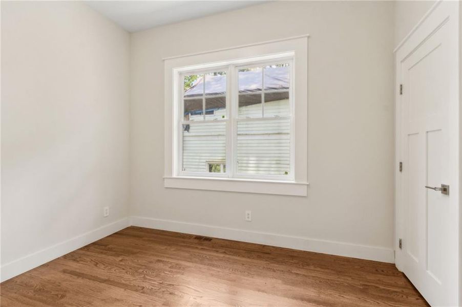 Spacious, unfurnished interior of a new home in , Pine Lake (Image 25).
