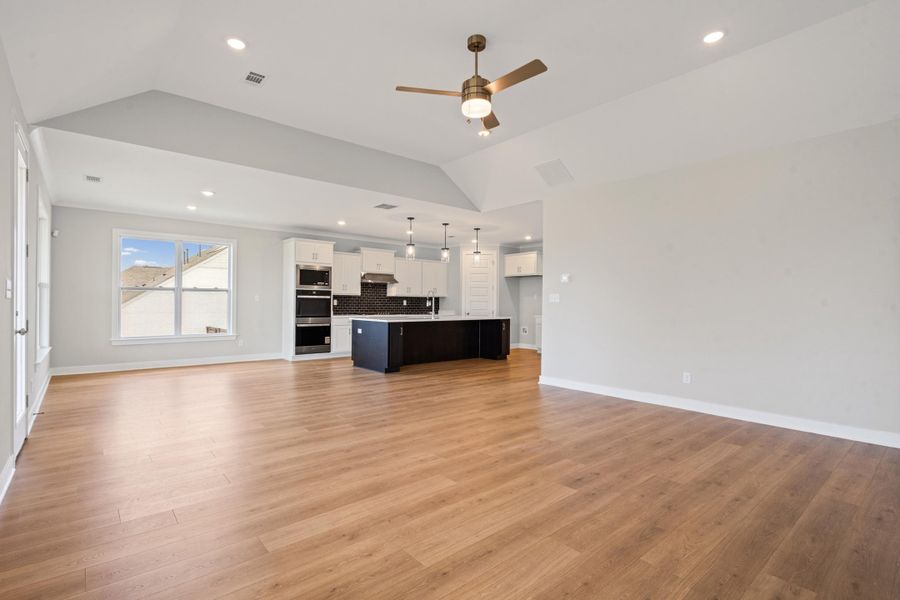 Spacious, unfurnished interior of a new home in White Oak, Arlington (Image 19). Spacious, unfurnished interior of a new home in White Oak, Arlington (Image 19).
