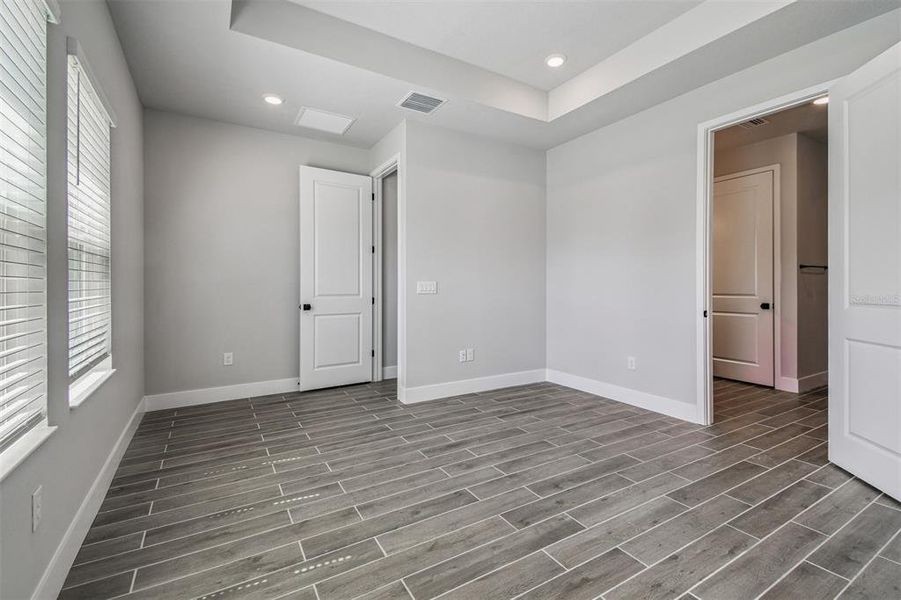 Spacious, unfurnished interior of a new home in The Peninsula at Rhodine Lake, Riverview (Image 39). Spacious, unfurnished interior of a new home in The Peninsula at Rhodine Lake, Riverview (Image 39).
