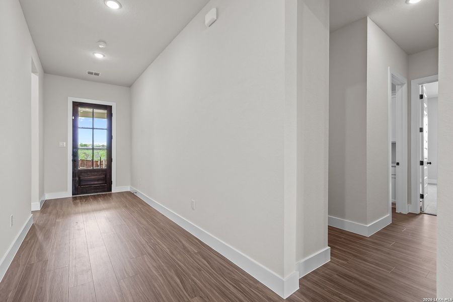 Spacious, unfurnished interior of a new home in Homestead, Schertz (Image 30).