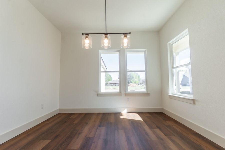 Spacious, unfurnished interior of a new home in , Smithville (Image 19).