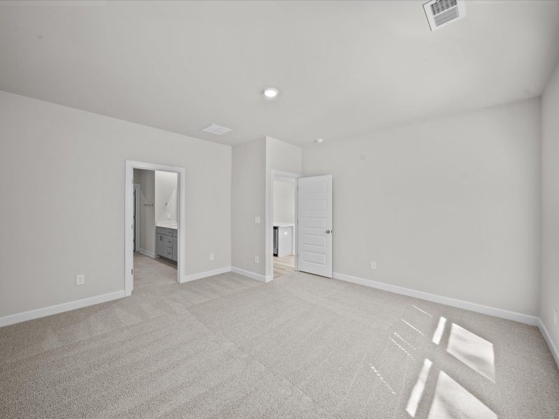 Spacious, unfurnished interior of a new home in Vickery Station, Woodruff (Image 14). Spacious, unfurnished interior of a new home in Vickery Station, Woodruff (Image 14).