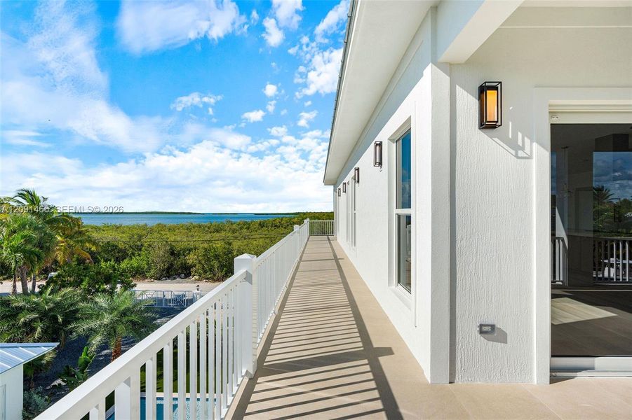 Exterior details and patio area of a home in , Tavernier (Image 47).