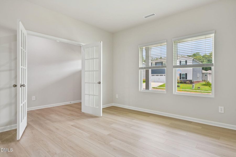 15-web-or-mls-Oak Manor - Raleigh - 716