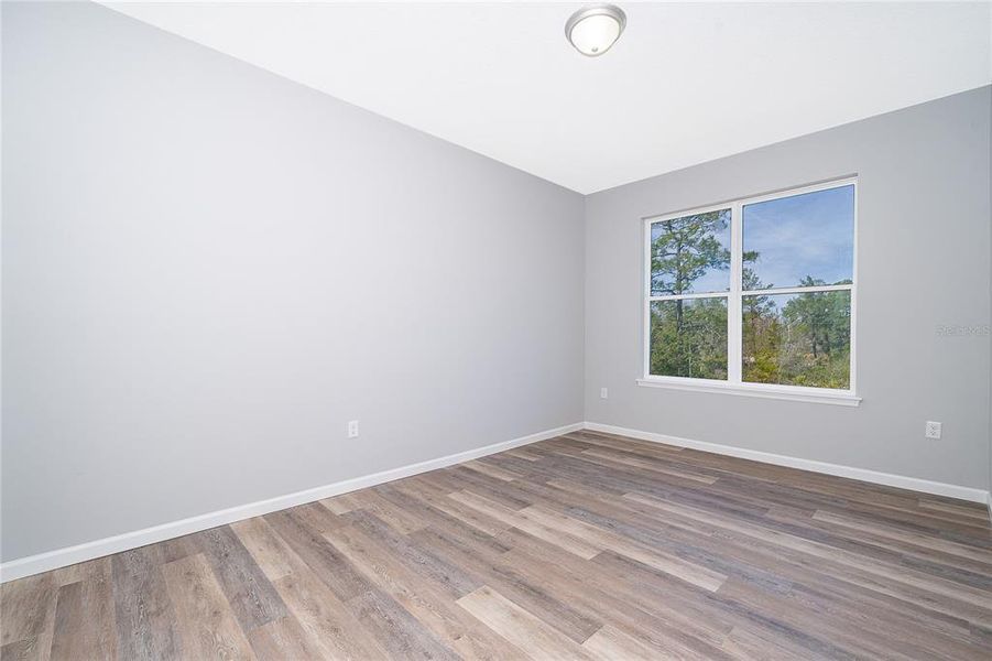 Spacious, unfurnished interior of a new home in , Osteen (Image 9).