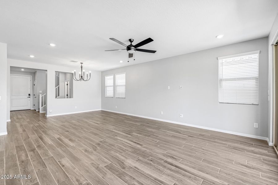 5)GREAT ROOM 5)GREAT ROOM