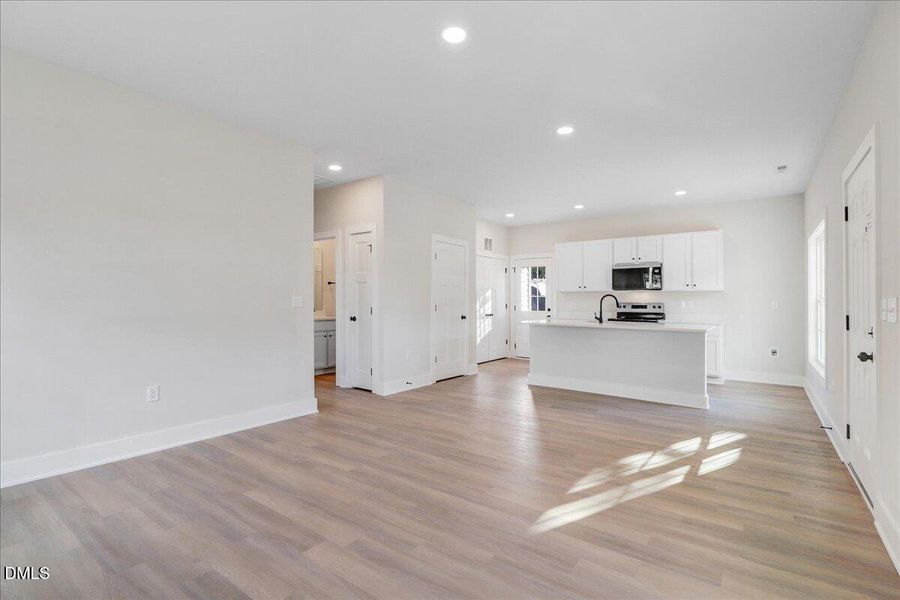 30-106 W Church St-30