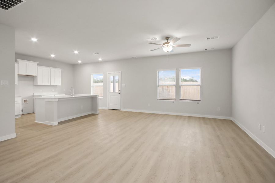 Spacious, unfurnished interior of a new home in Maple Heights, Porter (Image 10).
