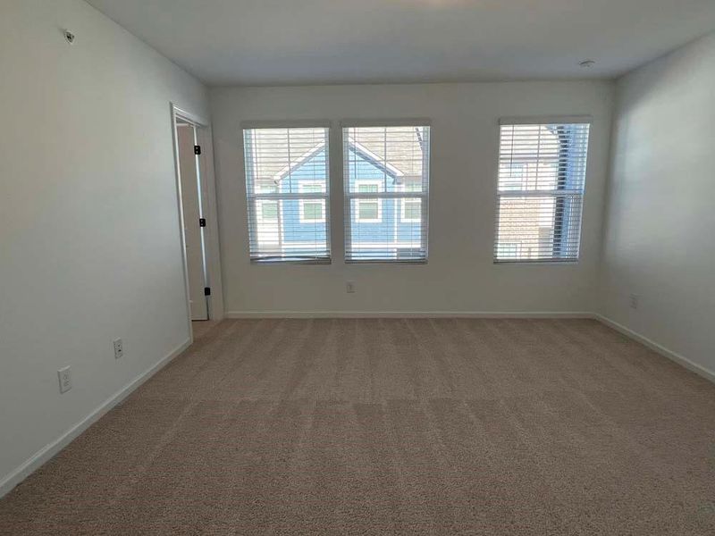 Spacious, unfurnished interior of a new home in Laurelwood, Douglasville (Image 17).