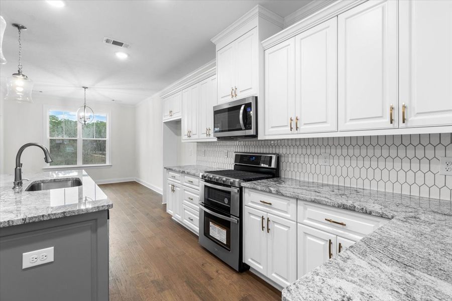 Kitchen | 915 Lillian Park Drive, The Nottaway Plan by Ivey Homes