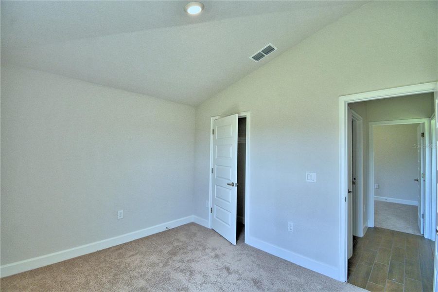 Spacious, unfurnished interior of a new home in Lake Juliana Estates, Auburndale (Image 20).