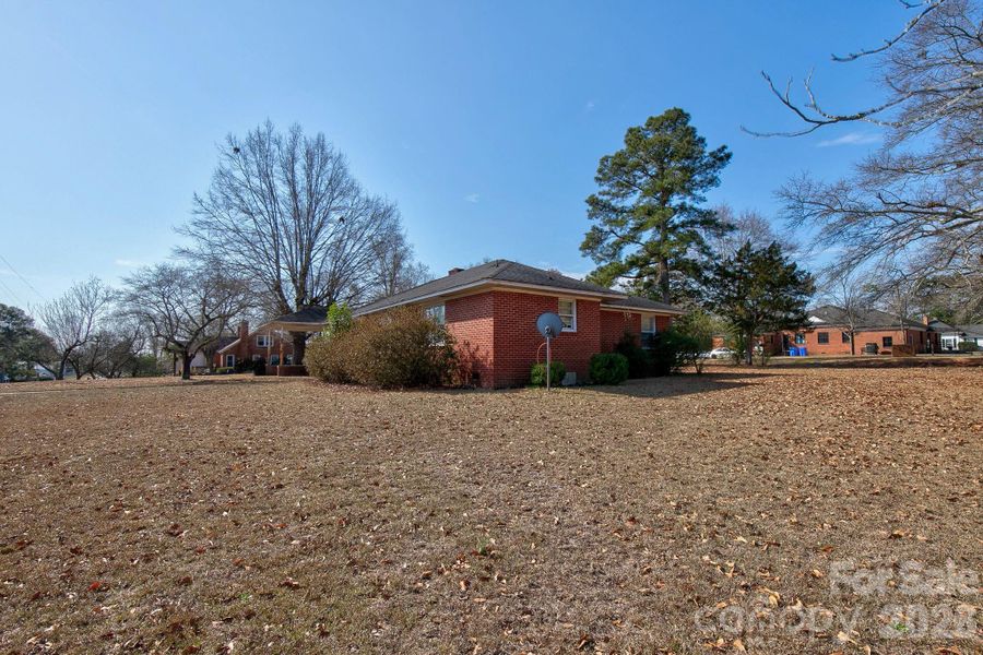 Image 29 of a home in .