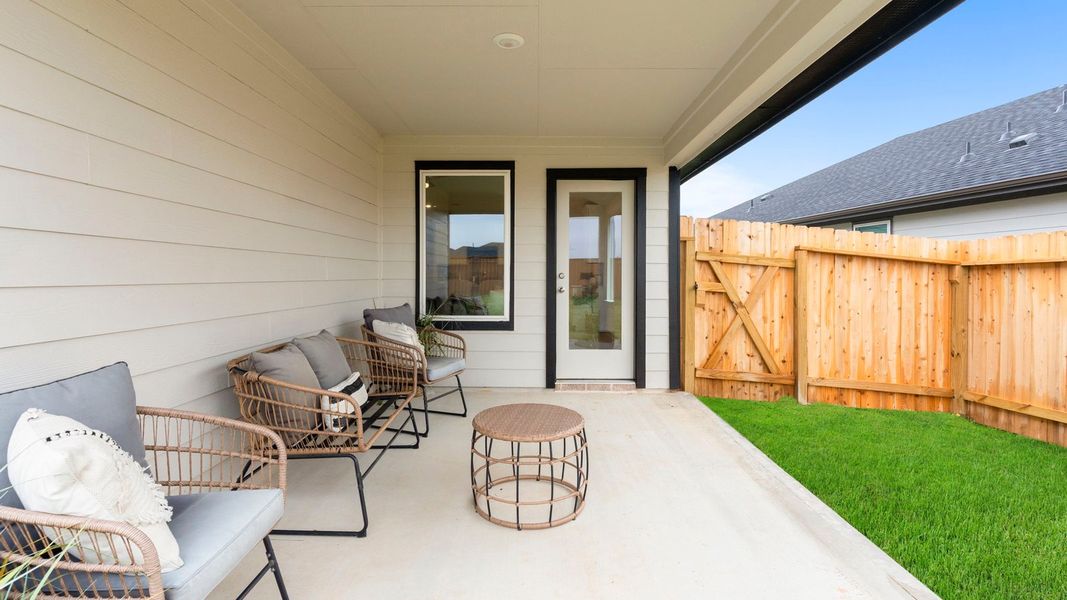 Representative exterior details of a home built from the Lakeway by D.R. Horton in Tamarron, Brookshire (Image 3). Representative exterior details of a home built from the Lakeway by D.R. Horton in Tamarron, Brookshire (Image 3).