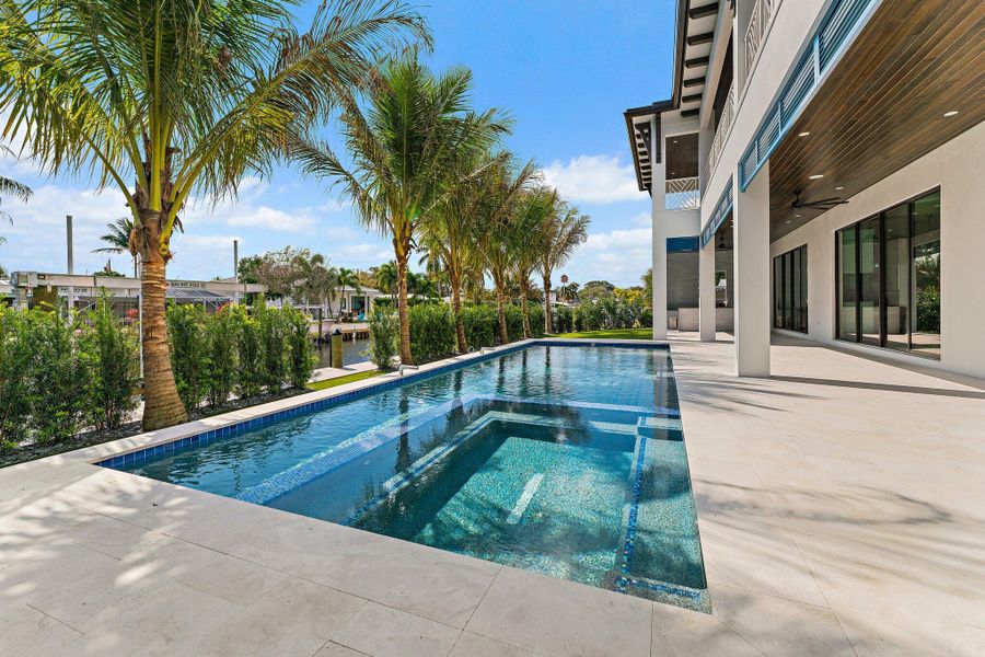 Pool & Deck Pool & Deck