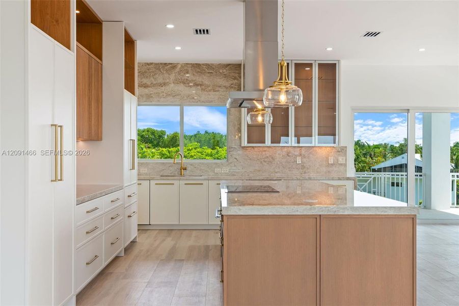 Furnished interior view inside a new home in , Tavernier (Image 58).