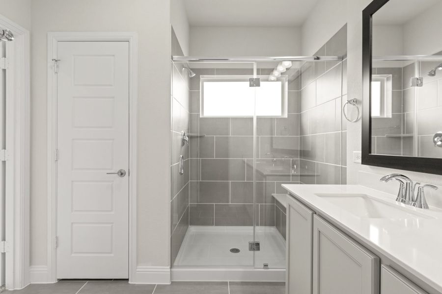 Furnished interior view inside a new home in Keeneland, Aubrey (Image 10).