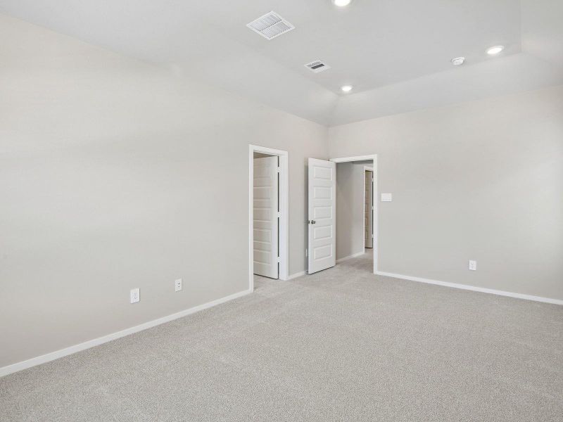 Spacious, unfurnished interior of a new home in Parkway Commons - City Series, Missouri City (Image 33). Spacious, unfurnished interior of a new home in Parkway Commons - City Series, Missouri City (Image 33).