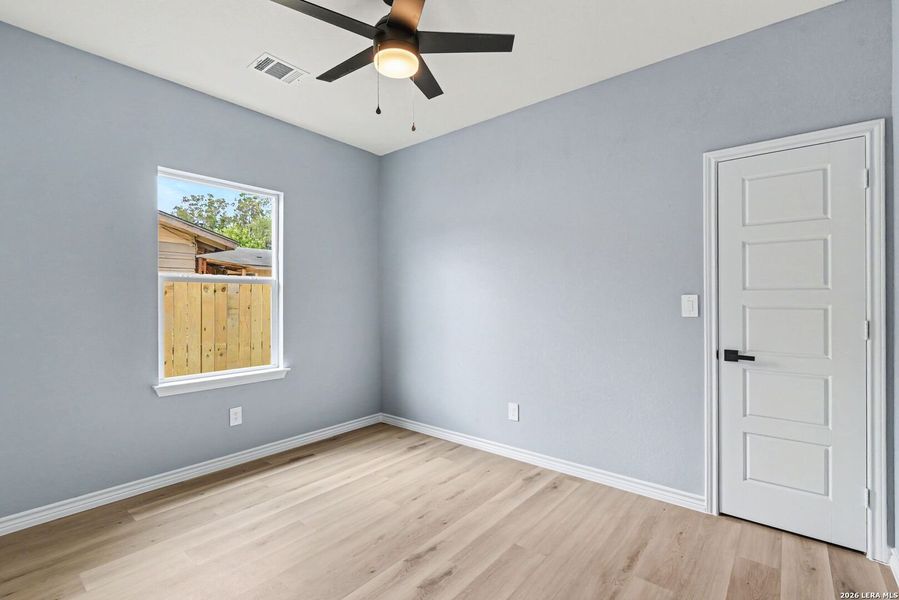 Spacious, unfurnished interior of a new home in , San Antonio (Image 22).