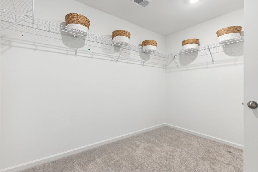 Spacious, unfurnished interior of a new home in , Summerville (Image 20).