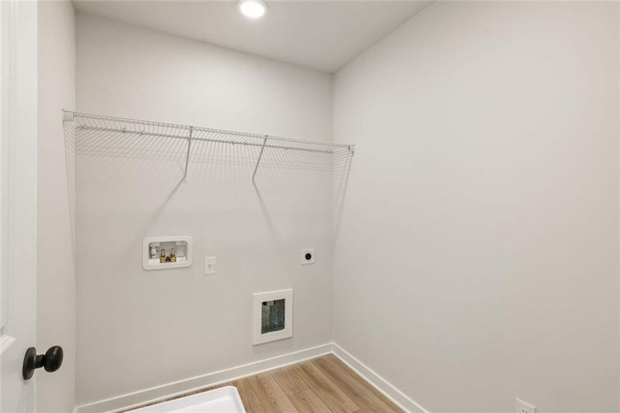 Spacious, unfurnished interior of a new home in Oak Grove Glen, Snellville (Image 44). Spacious, unfurnished interior of a new home in Oak Grove Glen, Snellville (Image 44).