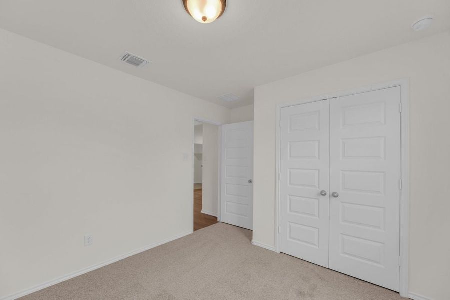 Spacious, unfurnished interior of a new home in Hidden Trails, Belton (Image 33).