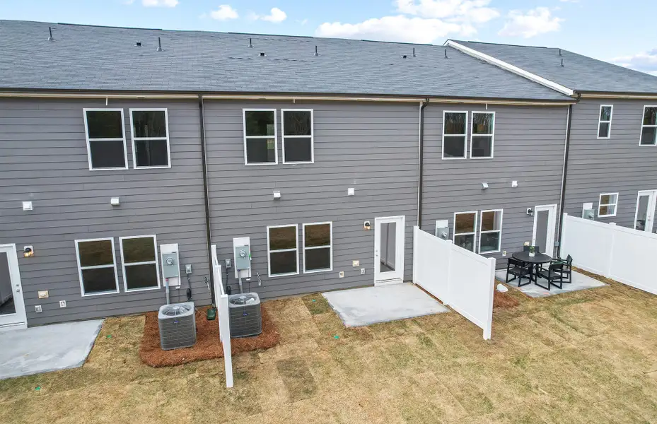 Exterior details and patio area of a home in Mallard Park, Charlotte (Image 3).