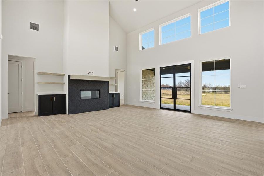 Spacious, unfurnished interior of a new home in , Burleson (Image 22).