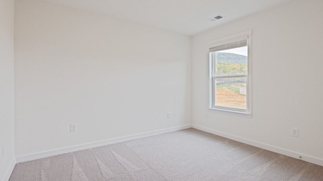 Spacious, unfurnished interior of a new home in Emory Creek, Harriman (Image 15).