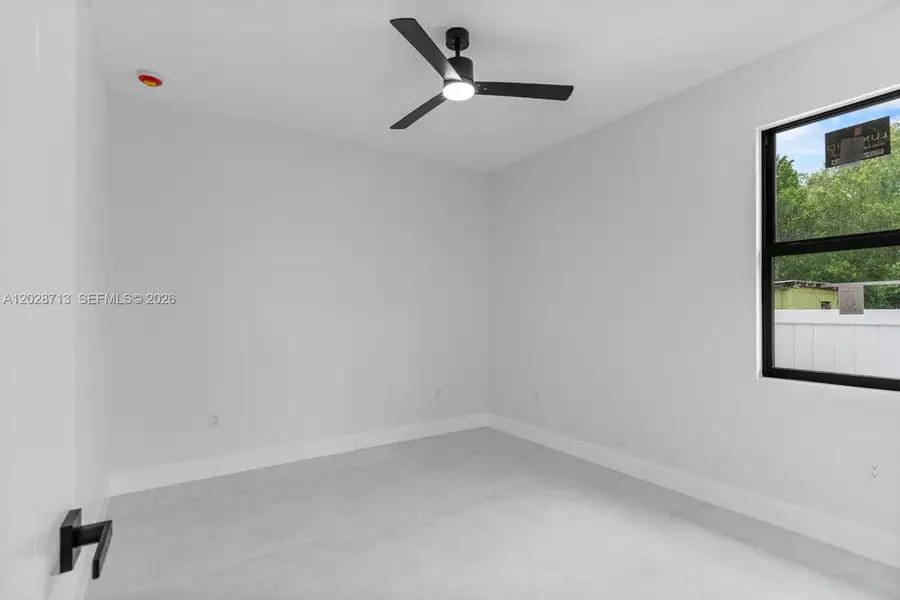 Spacious, unfurnished interior of a new home in , Tampa (Image 33).