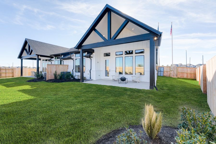 Representative exterior details of a home built from the Messina by Beazer Homes in Bridgeland: Signature Collection, Cypress (Image 4).