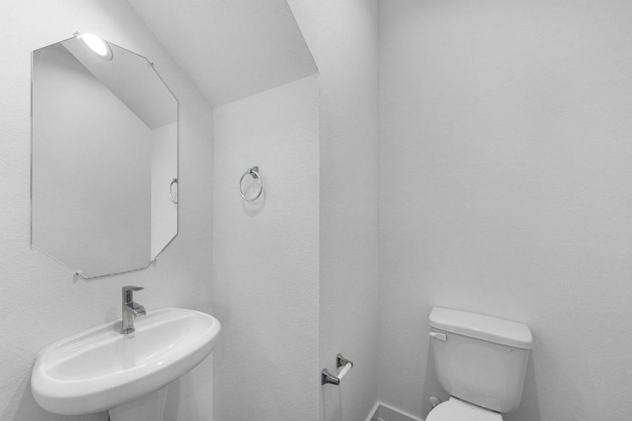 Furnished interior view inside a new home in Huntington Place, Rosharon (Image 4).