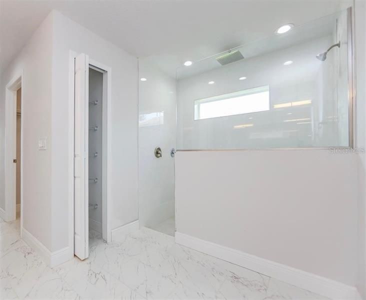 Image 4 of a home in .