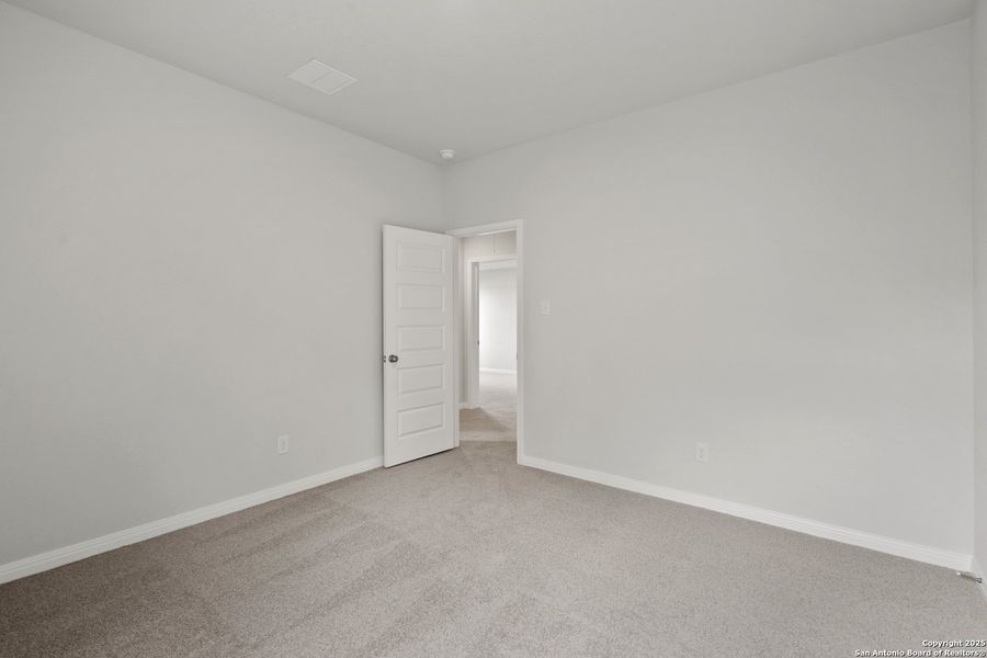 Spacious, unfurnished interior of a new home in Timber Creek, San Antonio (Image 12). Spacious, unfurnished interior of a new home in Timber Creek, San Antonio (Image 12).