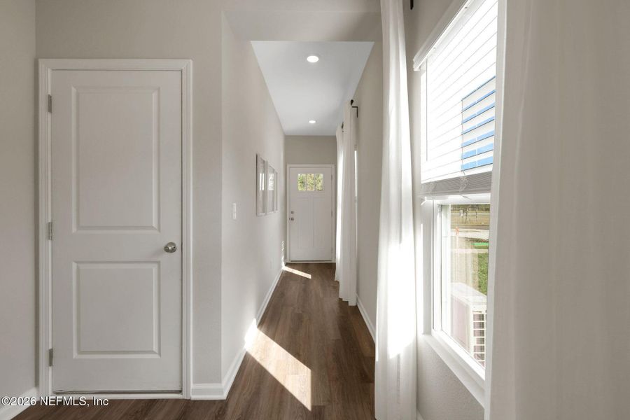 Spacious, unfurnished interior of a new home in , Jacksonville (Image 25).