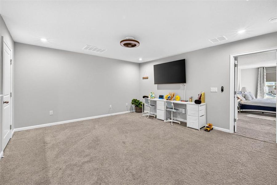 Spacious, unfurnished interior of a new home in , Lutz (Image 22).