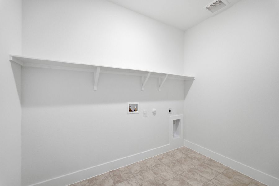 Spacious, unfurnished interior of a new home in Grande Estates, Bertram (Image 22).