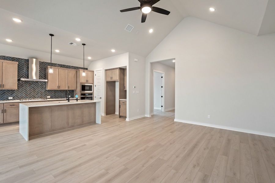 Image 42 of a home in Lariat.