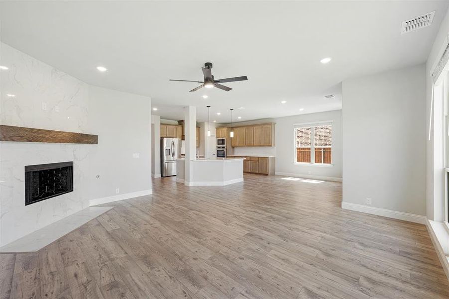 Spacious, unfurnished interior of a new home in Hulen Trails, Fort Worth (Image 32).
