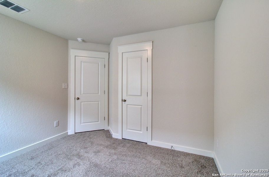 Spacious, unfurnished interior of a new home in Cloud Country, New Braunfels (Image 13).