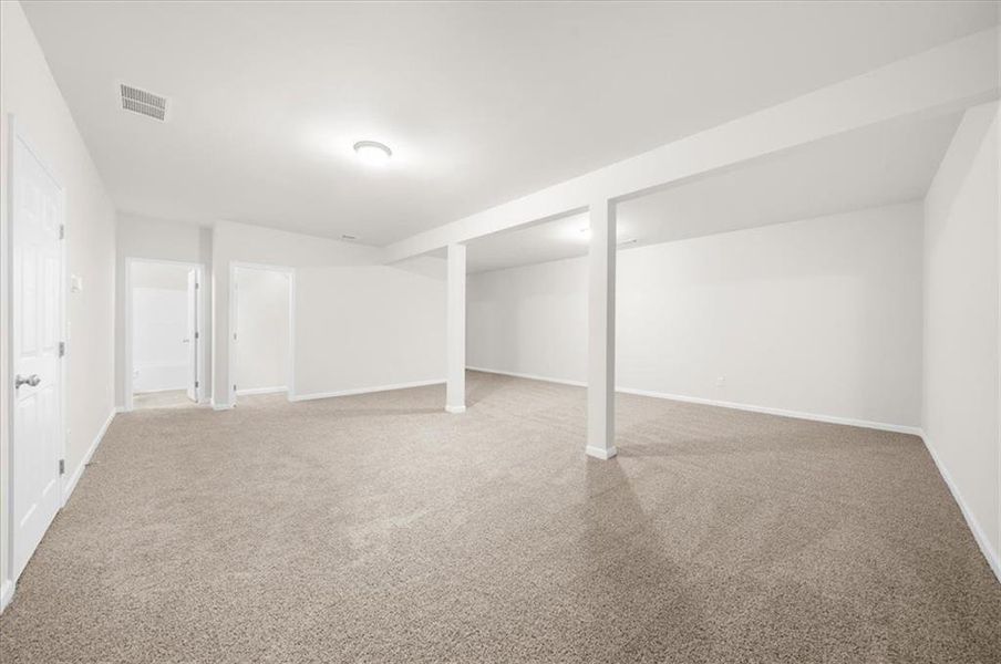 Spacious, unfurnished interior of a new home in , Gainesville (Image 33).