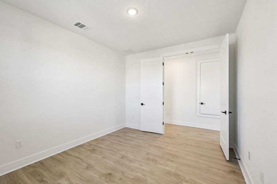 Spacious, unfurnished interior of a new home in Foxfield, Austin (Image 22).