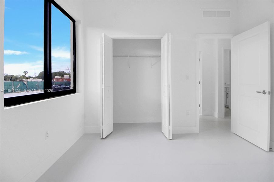 Spacious, unfurnished interior of a new home in , Cutler Bay (Image 12).