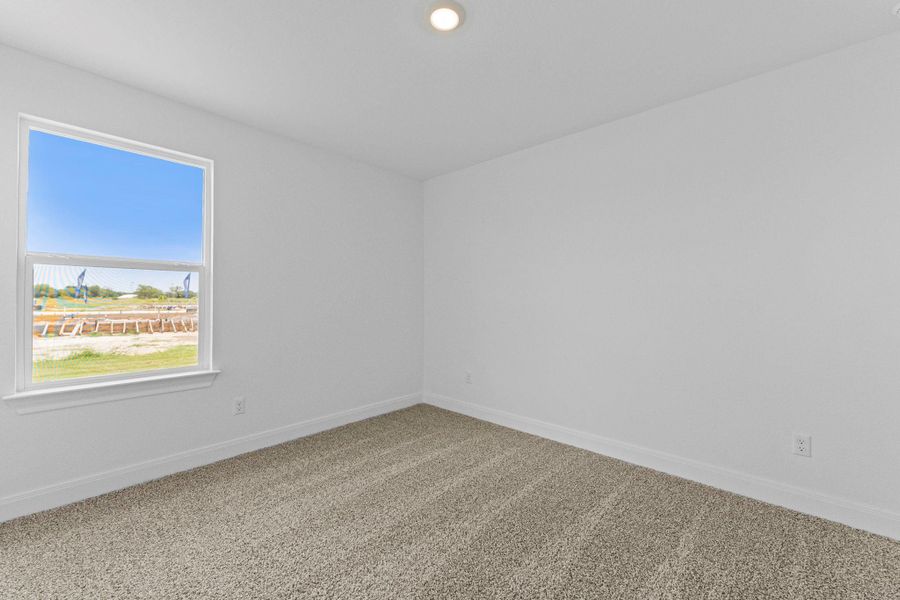Spacious, unfurnished interior of a new home in Railhead, Cedar Creek (Image 26).