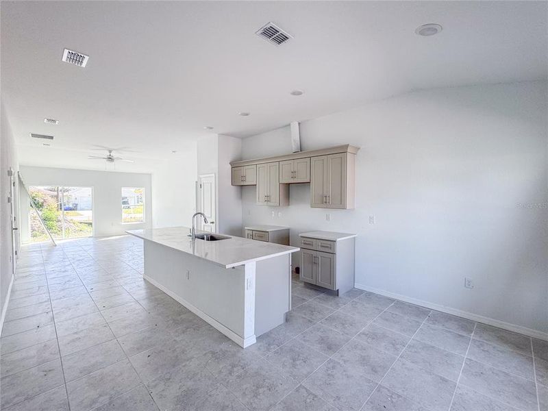 Spacious, unfurnished interior of a new home in , Fort Myers (Image 11).