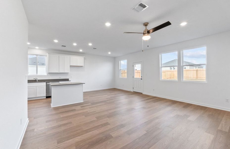 Spacious, unfurnished interior of a new home in Alto, San Marcos (Image 24).