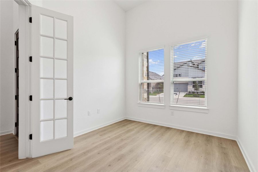 Spacious, unfurnished interior of a new home in Estancia West, Manchaca (Image 16). Spacious, unfurnished interior of a new home in Estancia West, Manchaca (Image 16).