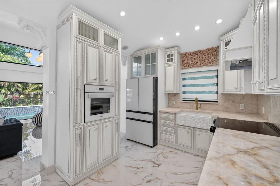 Furnished interior view inside a new home in , Biscayne Park (Image 85).